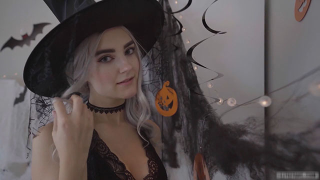 Forumophilia PORN FORUM Petite Witch Covers Her Pretty Face With